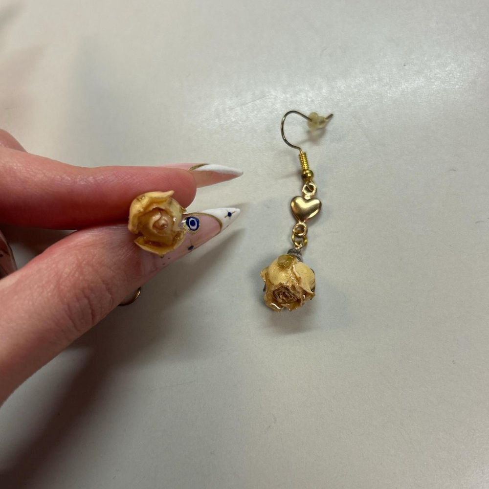 Flower earrings 💐